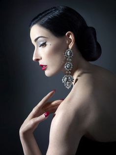 MARKUS KLINKO - Dita Von Reese, Glamour Evangelist