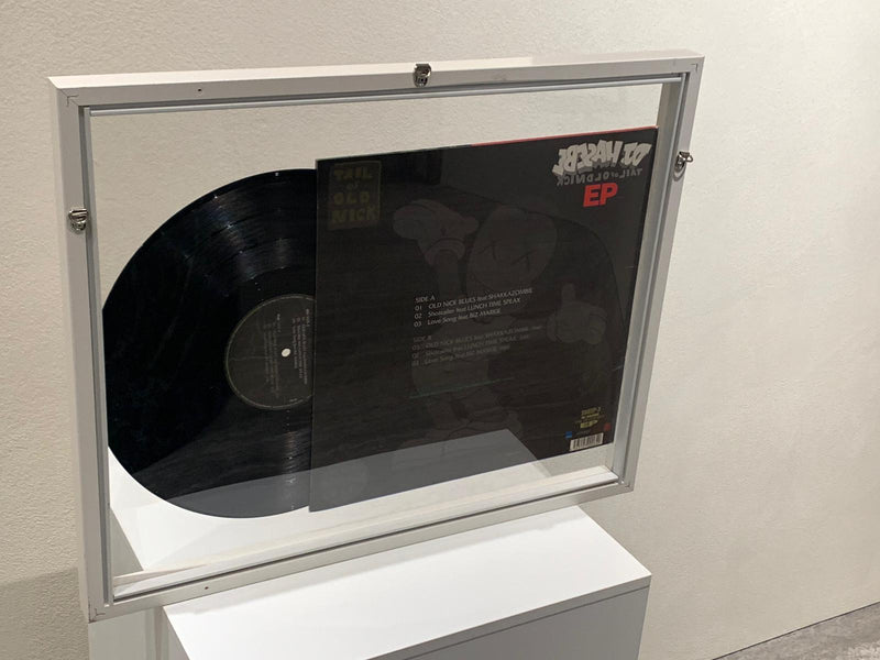 KAWS VINYLE - Dj Hasebe - Tail of Old Nick EP 2002
