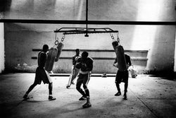 Thierry Le Gouès - 4 boxers training with bags