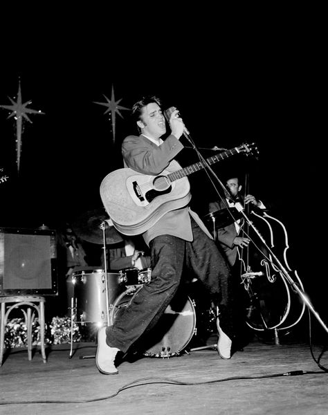 Charles Trainor - Elvis on his toes 1956, Miami