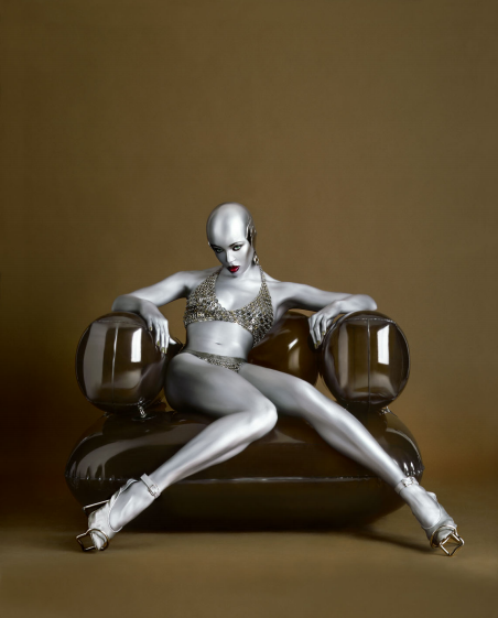 Seb Janiak - Naomi Campbell, plastic chair, 1997