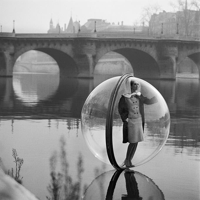 Melvin Sokolsky - Quai de Seine, Paris, Harper's Bazaar 1963